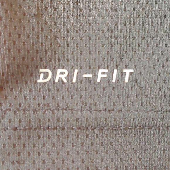 GENTLY USED, CHILD'S, DRI-FIT NIKE TEE SHIRT, SIZE 3 TO 4!!! - Picture 3 of 4